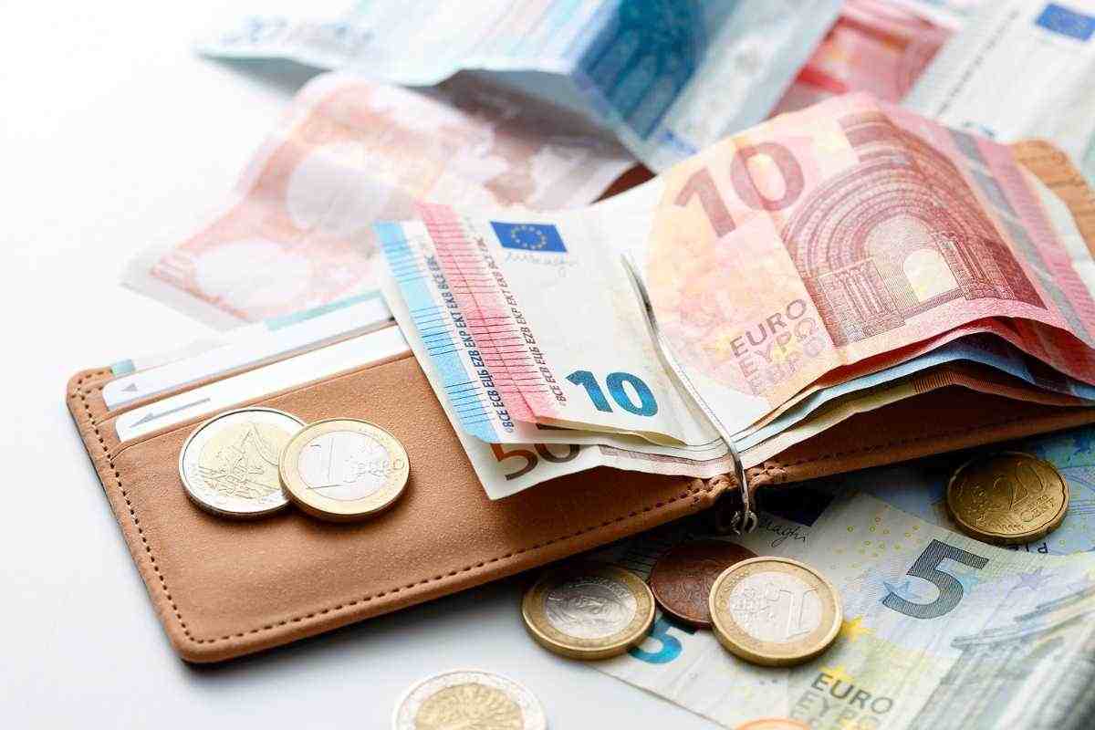 Pensione 1.000 euro contributo