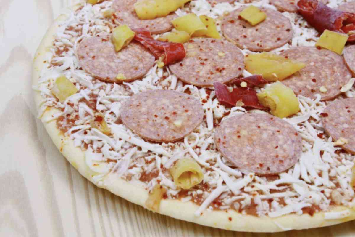 Pizza surgelata La pizza surgelata è diventata un pilastro della dieta italiana per la sua versatilità e rapidità di preparazione.