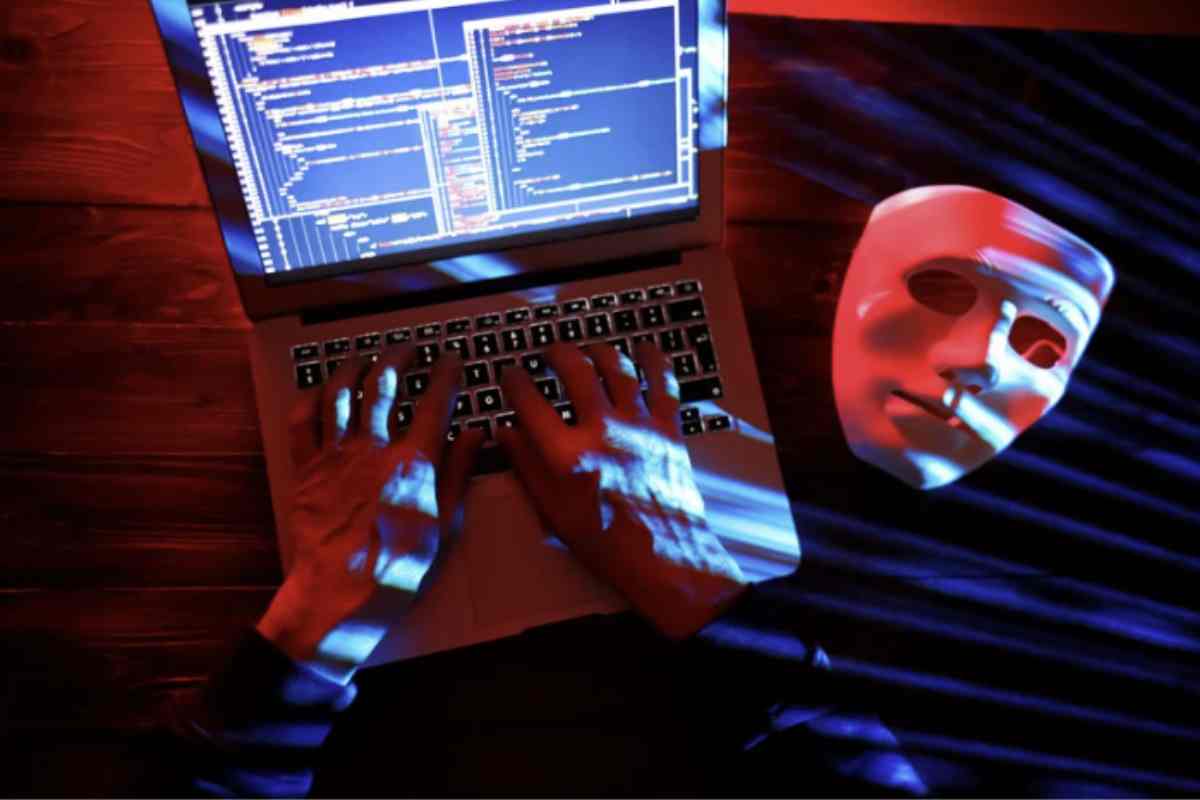 Questa tecnica criminale, sempre più sofisticata, ha colpito cittadini di tutte le età, anche quelli più attenti, causando perdite finanziarie rilevanti in tempi estremamente rapidi.