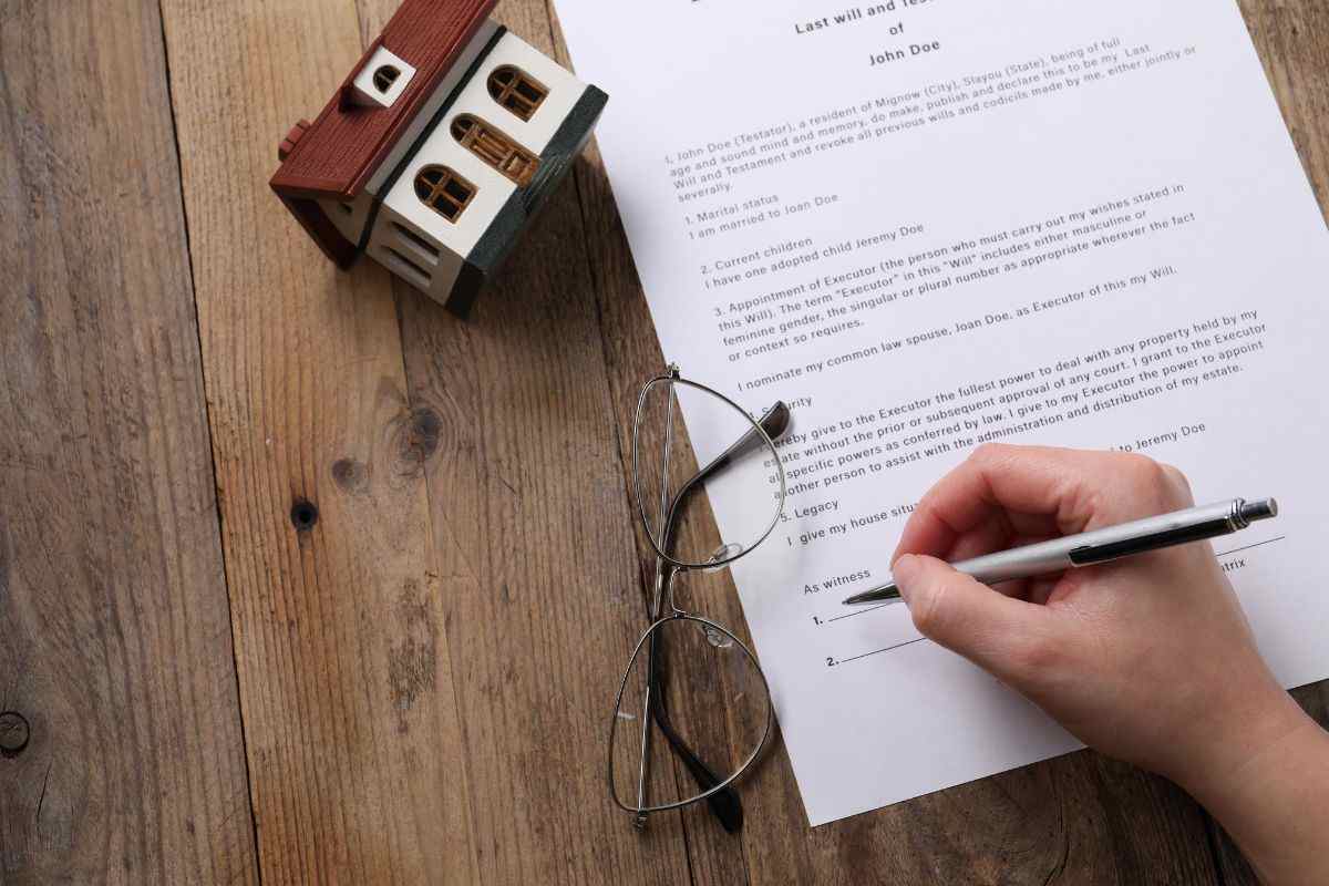 firmare contratto come rinunciare all'eredità