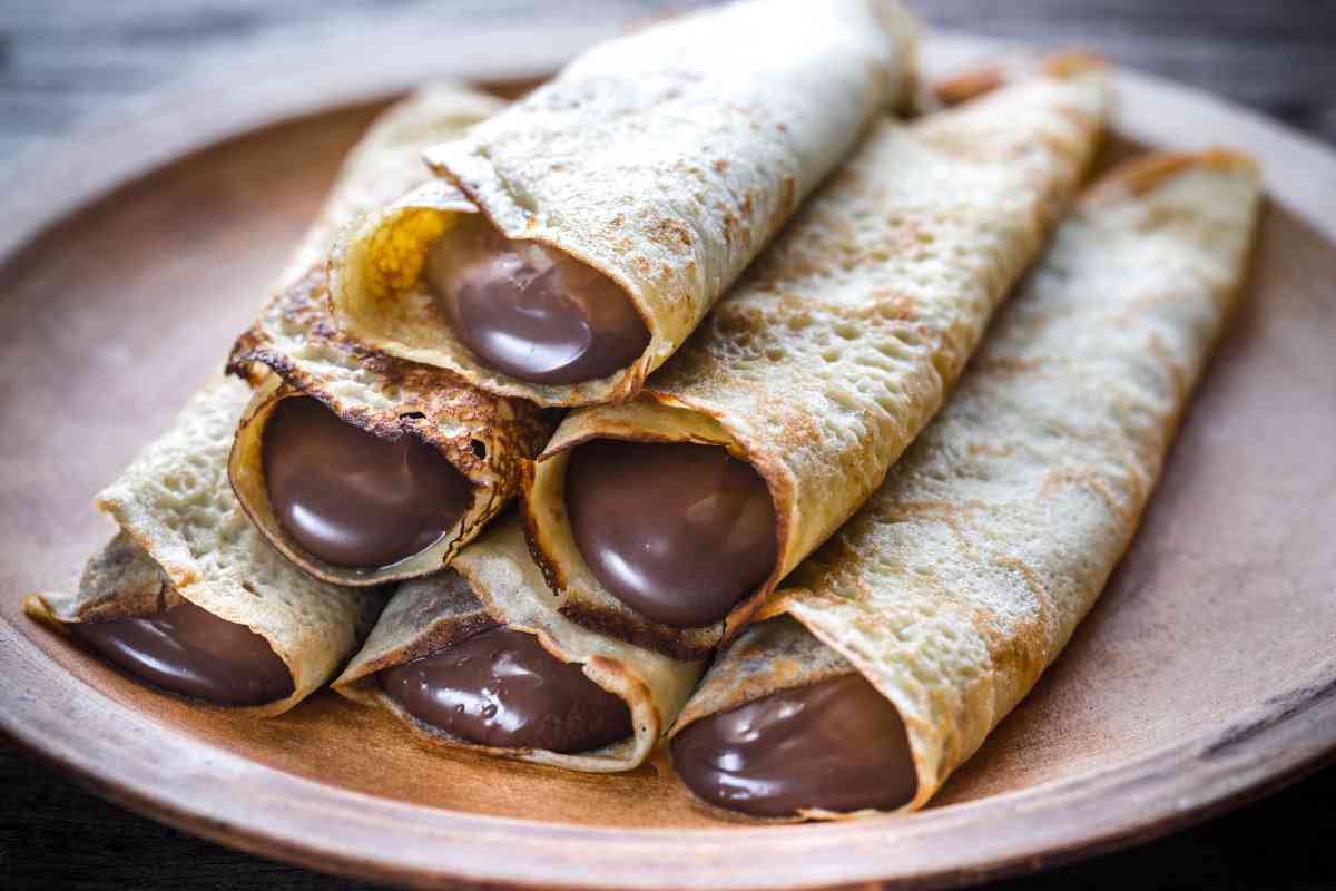 crepes croccanti rotolini fritti dolci ricetta