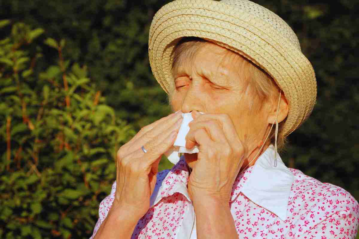 donna annusa alzheimer e non sentire gli odori