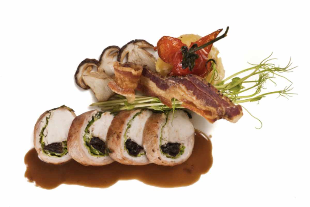 Oltre alla faraona, anche il coniglio è un ingrediente molto utilizzato, grazie alla sua carne magra, ricca di proteine e facilmente digeribile